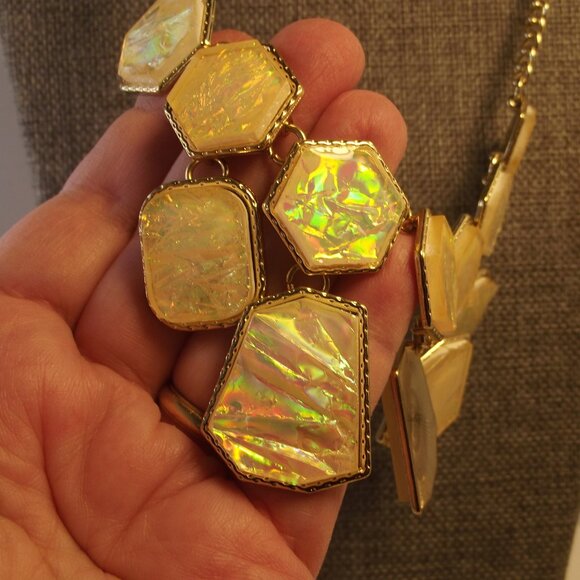 Sophia & Kate Matching Bib Necklace & Pierced Earrings New on Card - Picture 5 of 7